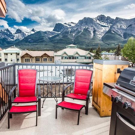 The Lookout - Top Floor Corner Unit With Stunning Views Villa Canmore Kültér fotó