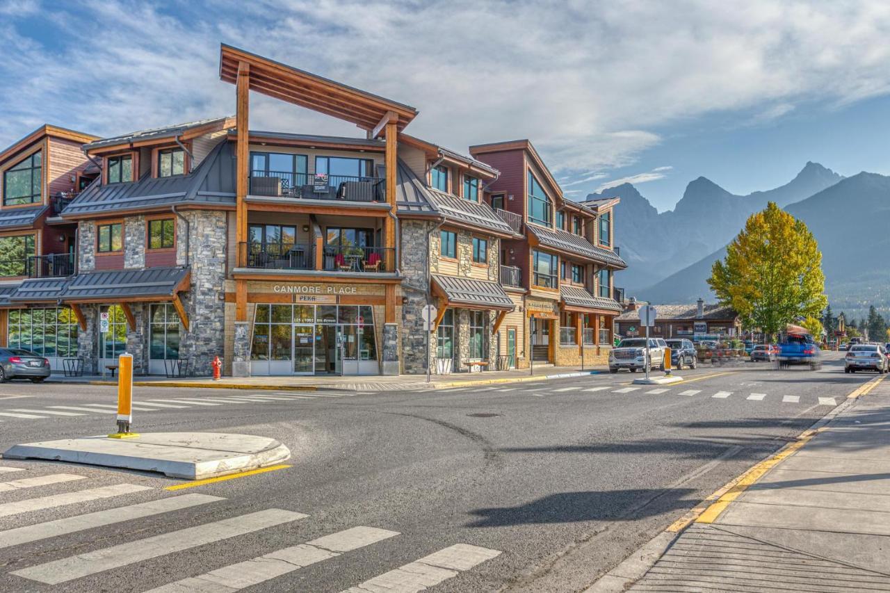 The Lookout - Top Floor Corner Unit With Stunning Views Villa Canmore Kültér fotó