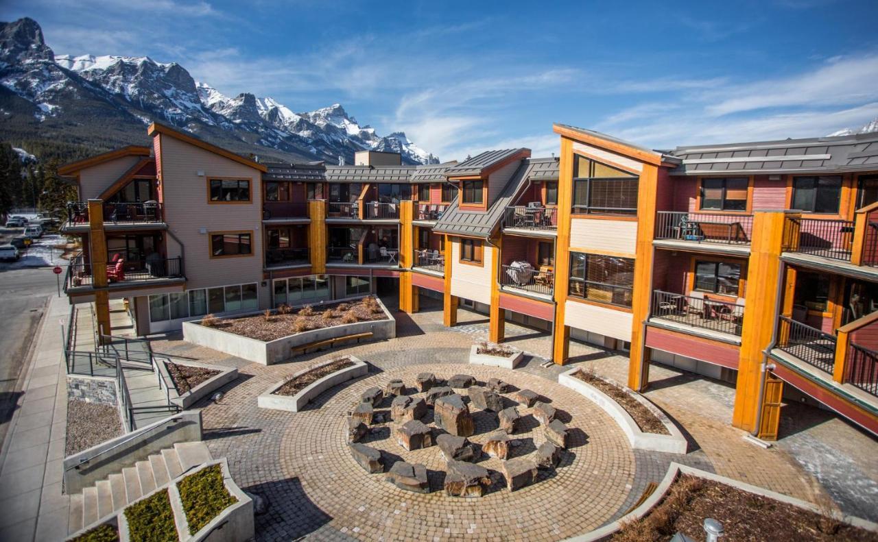 The Lookout - Top Floor Corner Unit With Stunning Views Villa Canmore Kültér fotó