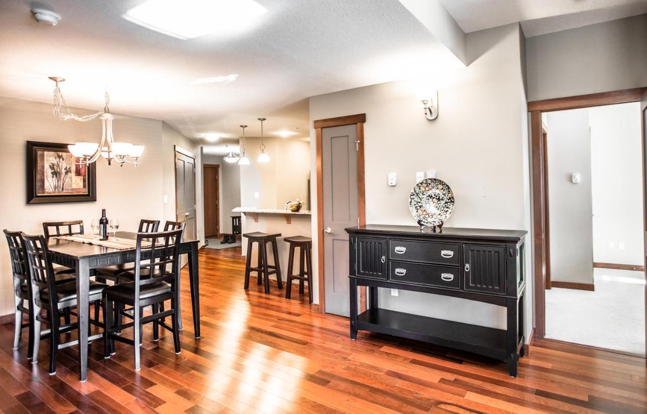 The Lookout - Top Floor Corner Unit With Stunning Views Villa Canmore Kültér fotó